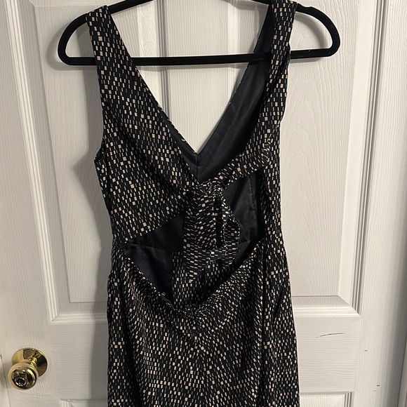 Navy cropped open back with tie jumpsuit size medium - Picture 4 of 5